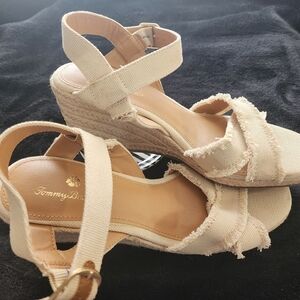 Tommy Bahama Women's Tan Wedge Sandals